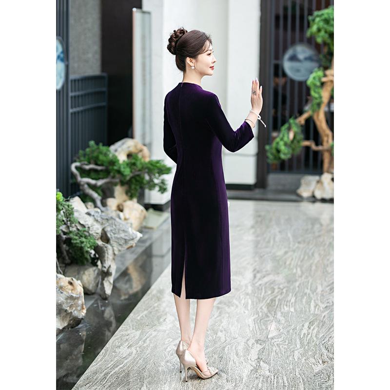 Elegant 2025 Red Cheongsam for Mother/Mother-in-Law - Wedding Banquet Long Sleeve