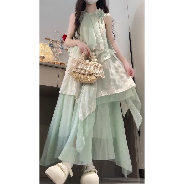 

Elegant French-Style Halter Neck Princess Dress for Women – Perfect for Summer and Beach Vacations with Mesh Long Skirt XL