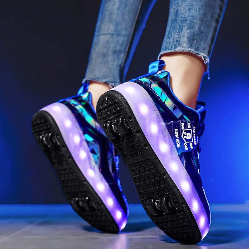 Children's runaway shoes Four-wheel LED light luminous shoes Shrinkable runaway shoes Sports student pulley shoes yo