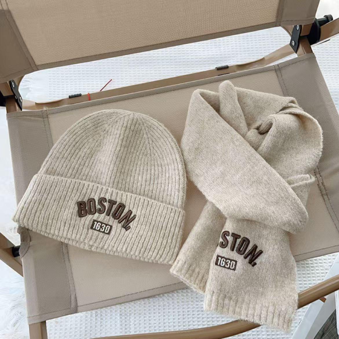

Children’s Korean-Style Knit Hat & Scarf Set with Warm Embroidery слонова кістка