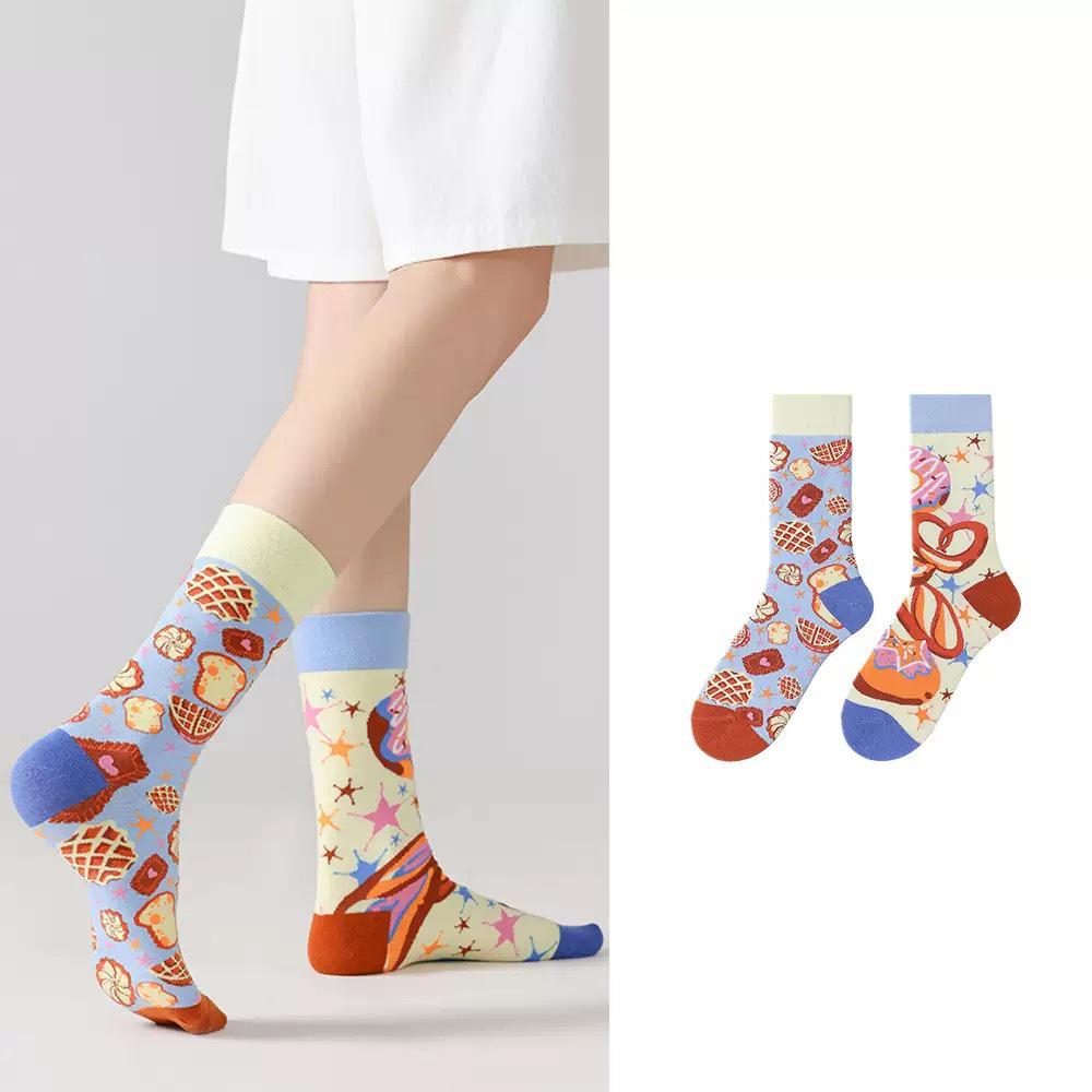 Original Asymmetrische Cartoon Hip Hop Baumwollsocken für Paare - Wadenhoch Mandarinenente Stil für Damen und Herren