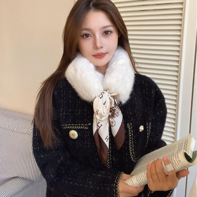 Exquisite Women's Korean Style Plush Scarf - Versatile Neck Warmer for Autumn and Winter