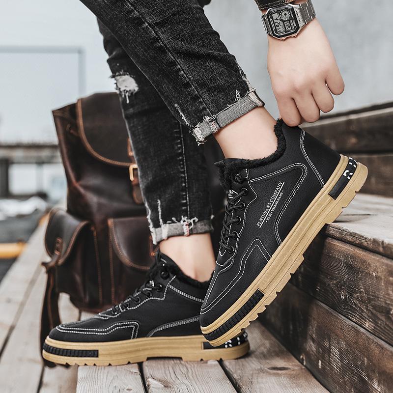 Winter Men's Boots with Plush Insulation Mid Top Fashion Leather Boots British Casual Outdoor Workwear Shoes Outdoor Work Shoes