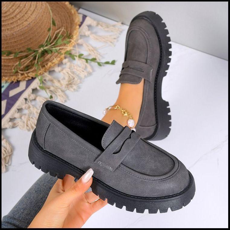 2025 new spring and autumn loafers casual grinding sand leather surface British style women's shoes thick heel thick sole foot cover retro
