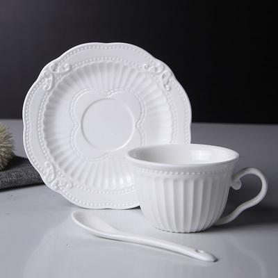 Einfache weiße Kaffeetasse Schale zweiteiliges Set gestreifte Keramiktasse Wassertasse Blume Teetasse Milchtasse