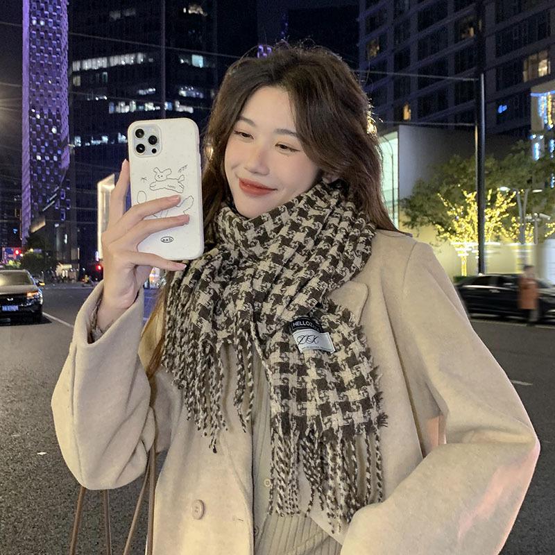 Autumn and winter Korean version of street fashion versatile plaid scarf female retro versatile thickened warm scarf student couple