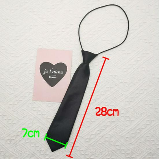 

Мужской галстук на молнии в синюю полоску — идеальный вариант для деловых встреч, свадеб или официальных мероприятий.