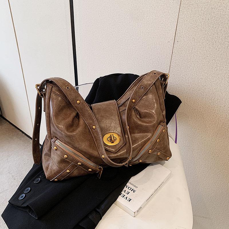 

Сумка женская большой вместимости 2025 новая зимняя простая повседневная сумка-тоут модная персонализированная сумка на плечо женская сумка коричневый