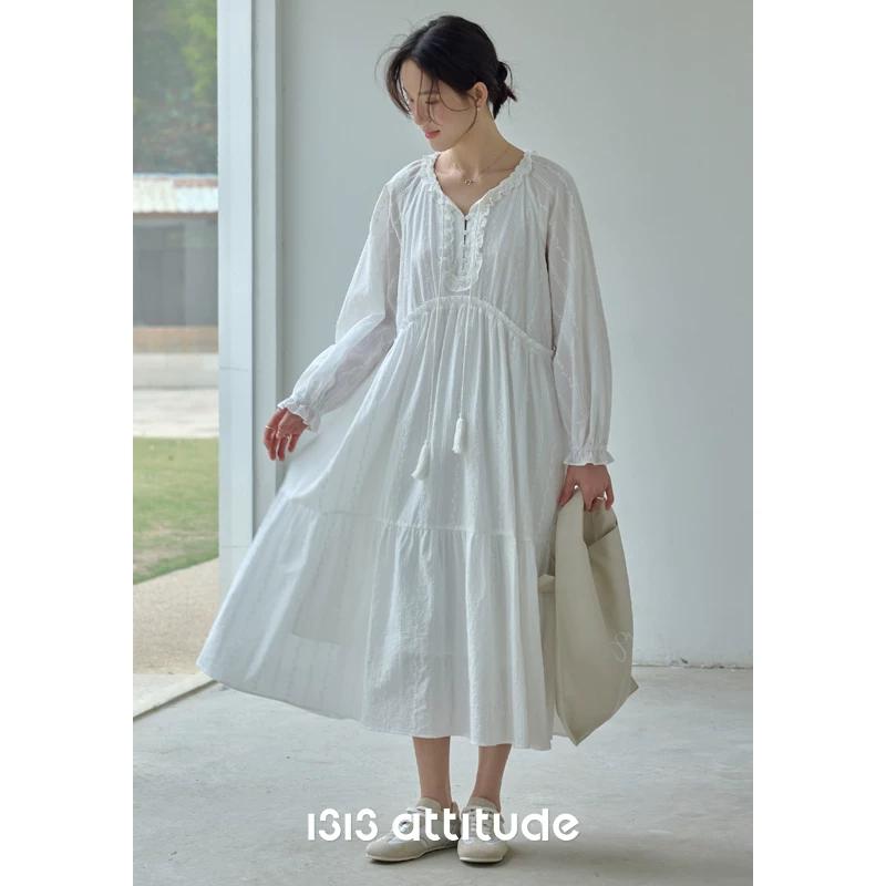 

Embossed jacquard ~ gentle lace long sleeves loose texture white dress woman S
