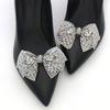 Ein Schuh mit mehreren Schnallen-Accessoires DIY HochzeitsSchuh Dekoration Schnalle Schuhclip Schleife Schuh Blume Dekoration
