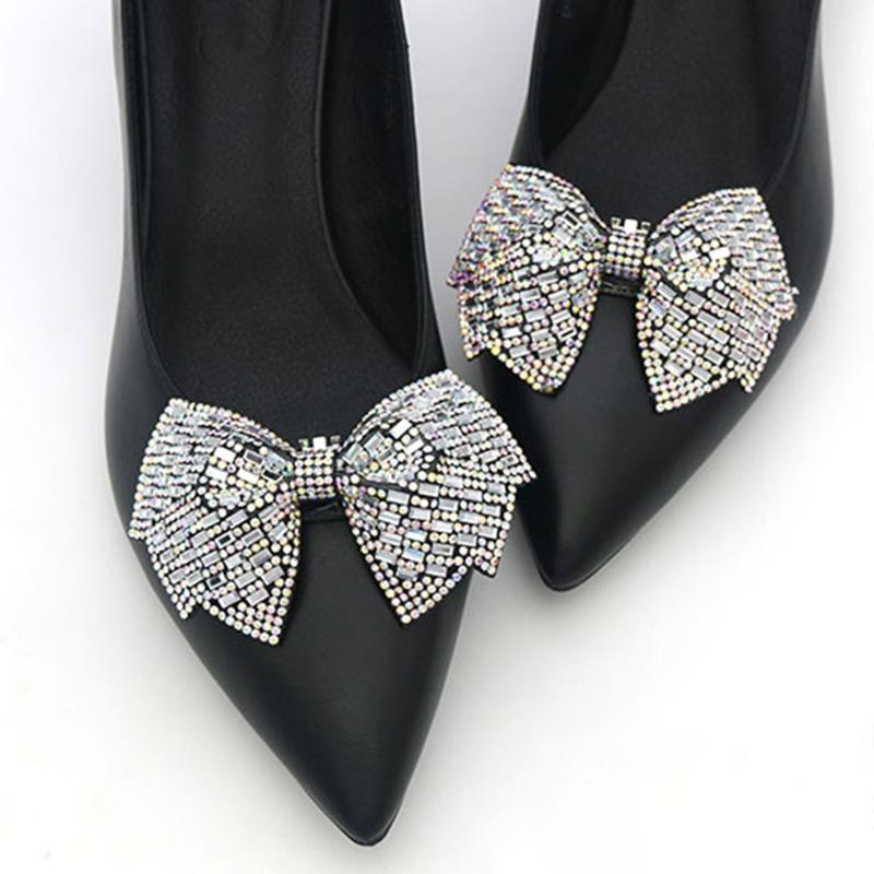 Ein Schuh mit mehreren Schnallen-Accessoires DIY HochzeitsSchuh Dekoration Schnalle Schuhclip Schleife Schuh Blume Dekoration