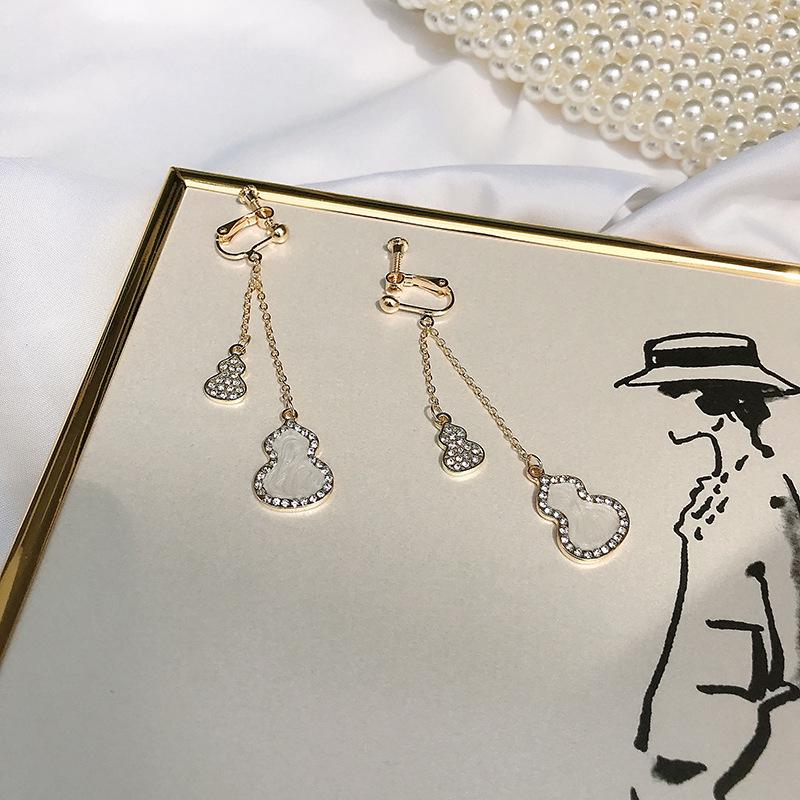 

S925 Silver Needle Chinese Gourd Stud Earrings with Inlaid Diamond Tassel - B283