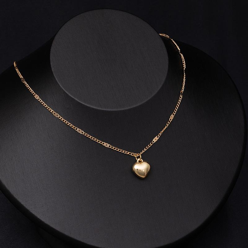 Versatile Simple Love Pendant Necklace Niche Design Temperament Fashion Versatile Clavicle Chain Light Luxury Premium Sense Necklace