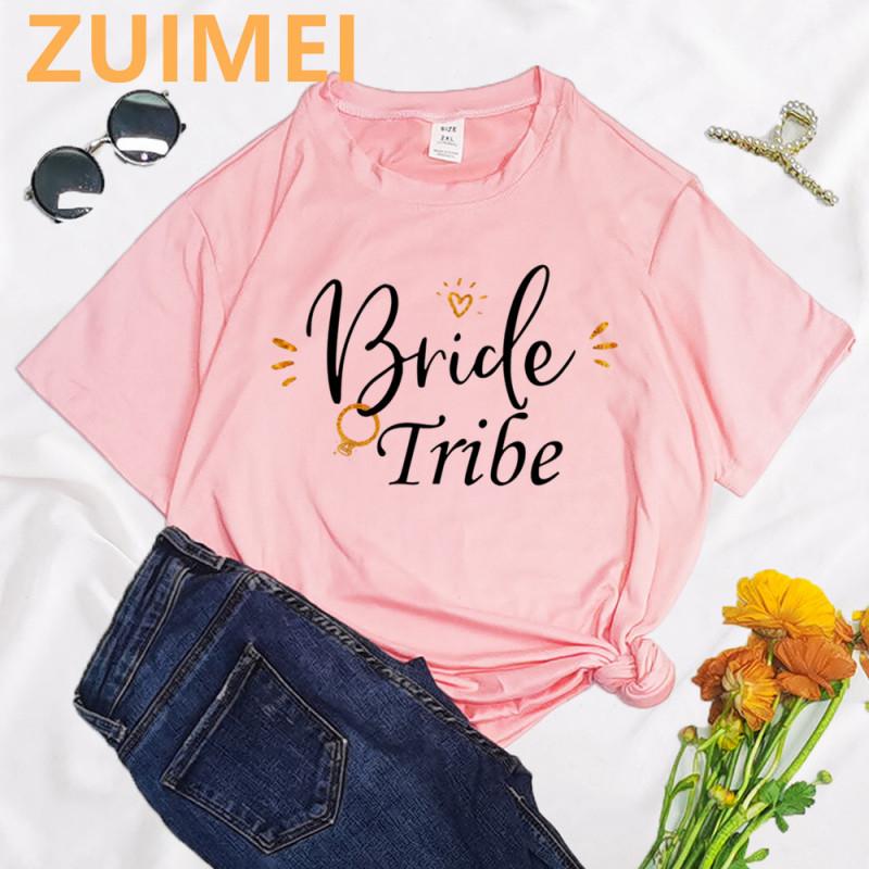 Nevěsta Ring Finger Nevěsta Tým Tisk Rozlučka Svatební Party Dámské Tričko Ležérní Dámské Tričko s krátkým rukávem se základním límečkem