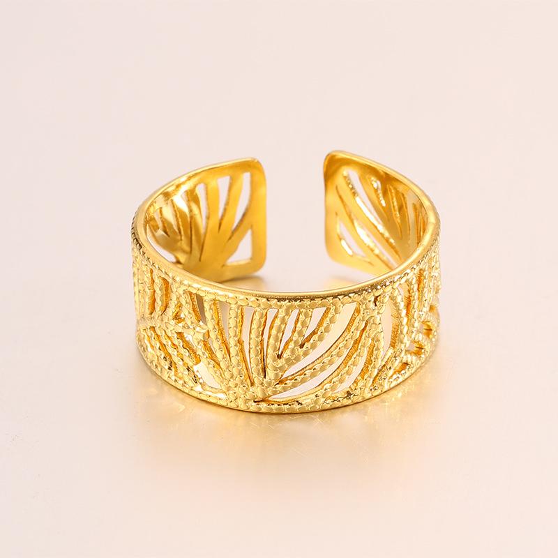 Popular Fashion Stainless Steel Heart-shaped Open Ring for Women, Light Luxury, Niche, High-end Style Finger Ring, 18K Gold Ring