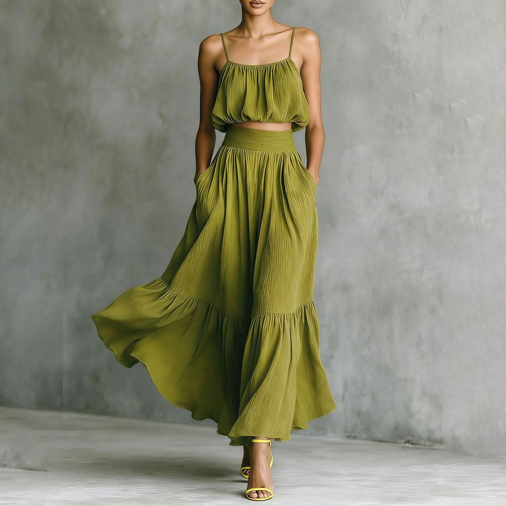 Completo due pezzi da donna con top senza schiena e gonna a bretelle