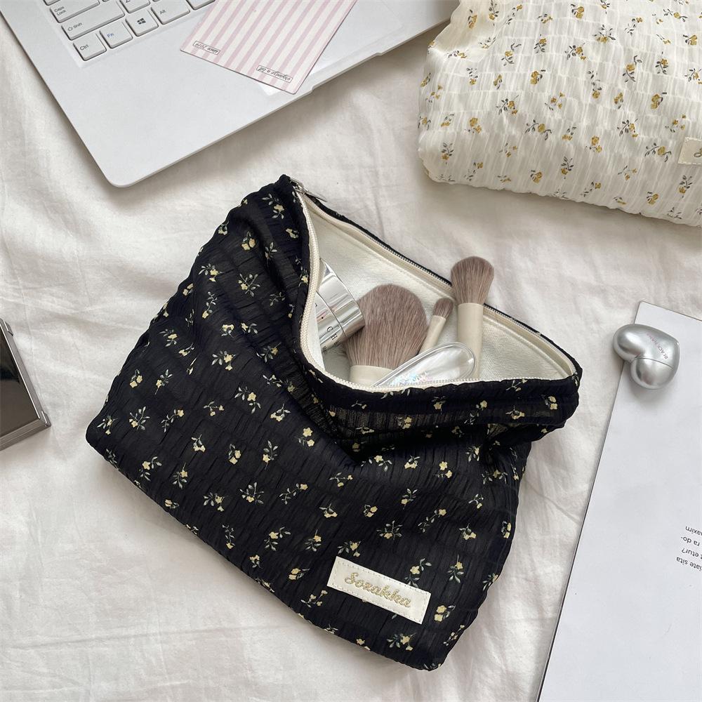 Fashion Floral Cosmetic Bag Women Makeup Pouch Makeup Organizer Travel Wash Bag Canvas Clutch Bag Travel Organizer Bags