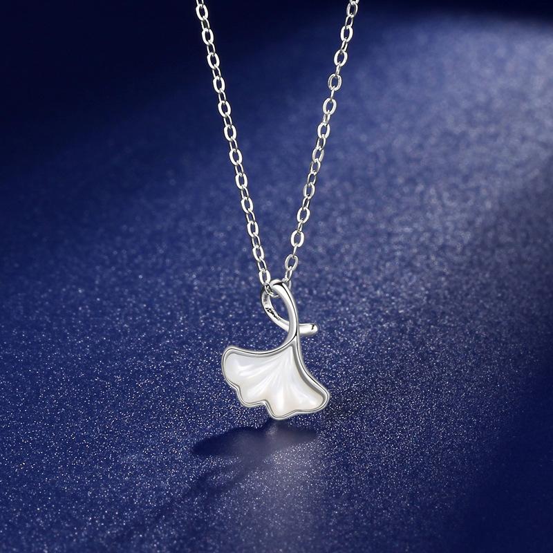 Sansheng Is Fortunate To Have Apricot Leaf Necklace Female White Fritillary Necklace Small Skirt Light Luxury Niche Design Item