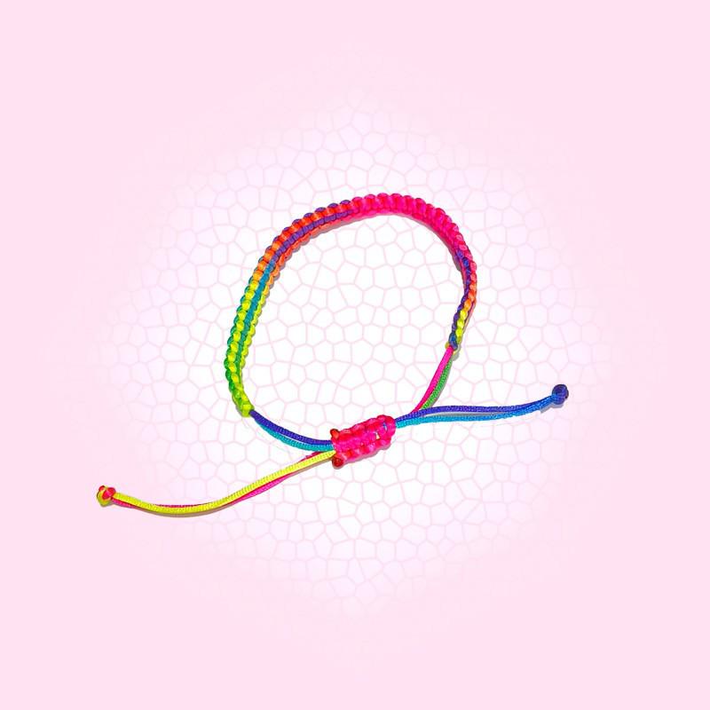 Elegant French Pearl Bracelet: Chic Retro Design for Women