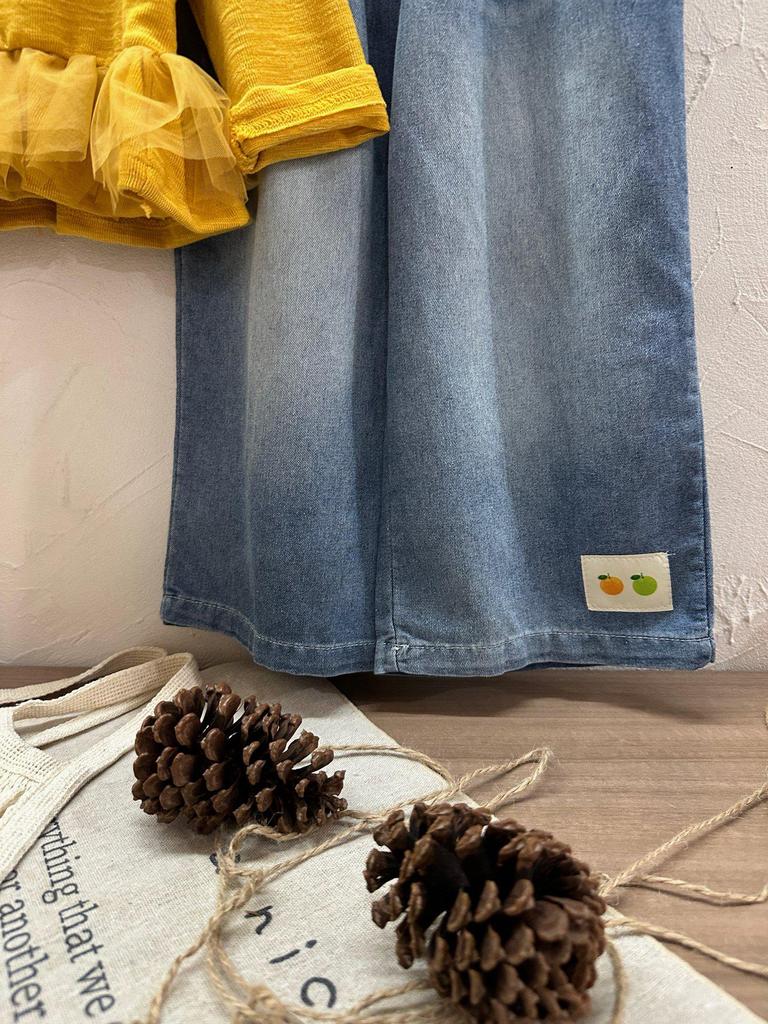 Girls' Two-Piece Korean Cardigan & Jeans Set