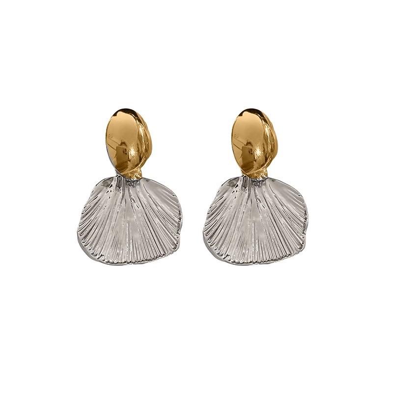Personalized Temperament, High-end Feeling, Shell Ear Clip, Retro and Cool Style Earrings, Internet Famous and Popular, No Ear Hole Style