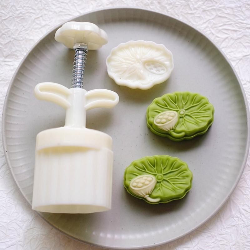 50g Plastic Mooncake Stamps Lotus Leaf Shaped DIY Mooncake Molds Hand Press Mooncake Cutters Pastry Decorating Tools