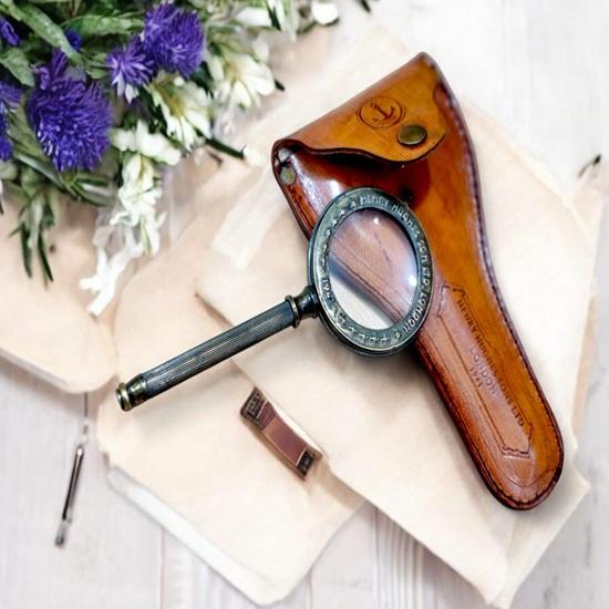 Handlupe aus Messing, 10-fache Vergrößerung, 5,08 cm Linse, maritimes Design, inklusive Lederetui, ideal zum Lesen von Karten und Münzen.