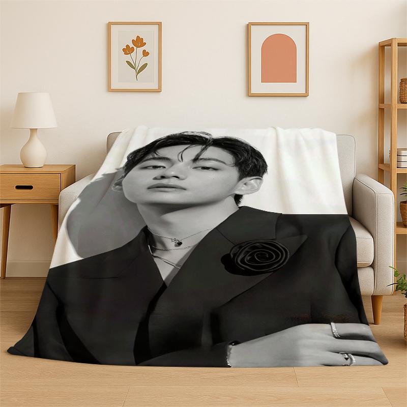 Kpop BBTS Kim Tae Hyung V Flanelldecke Weiche Warme Überwurfdecke für Schlafzimmer Wohnzimmer Bett Reise Camping Picknick Geschenk Kind