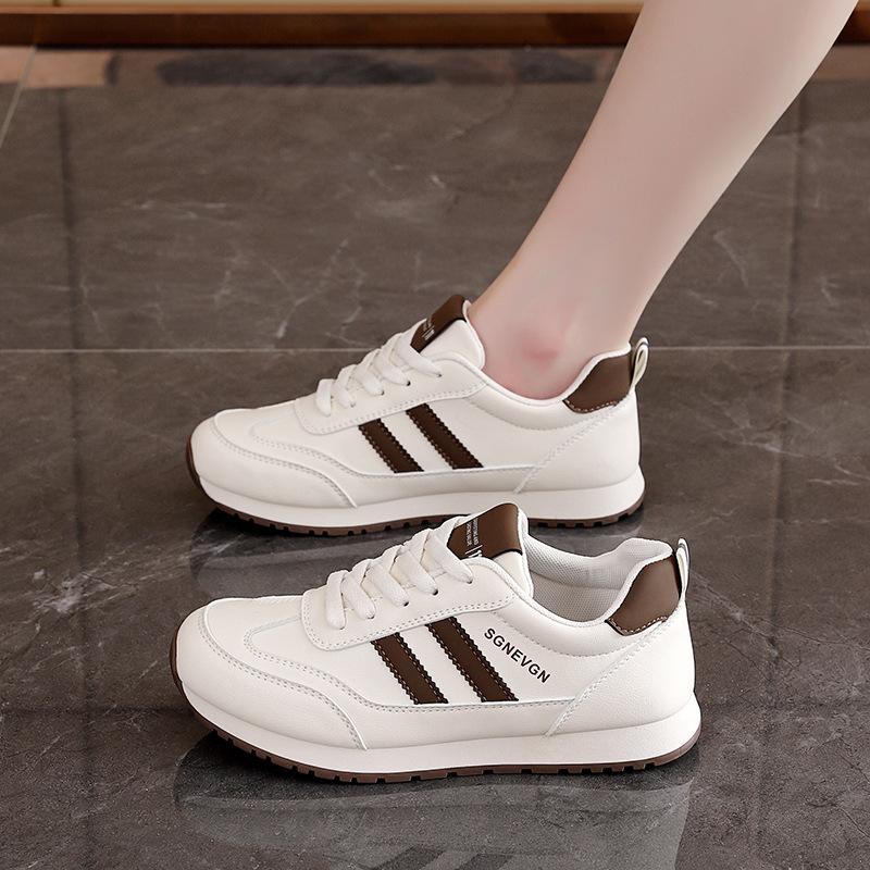 Lightweight Women's Sneakers for Stepping On Shit 2025 New Spring Versatile Leather Soft-soled Non-slip Forrest Gump Shoes L903