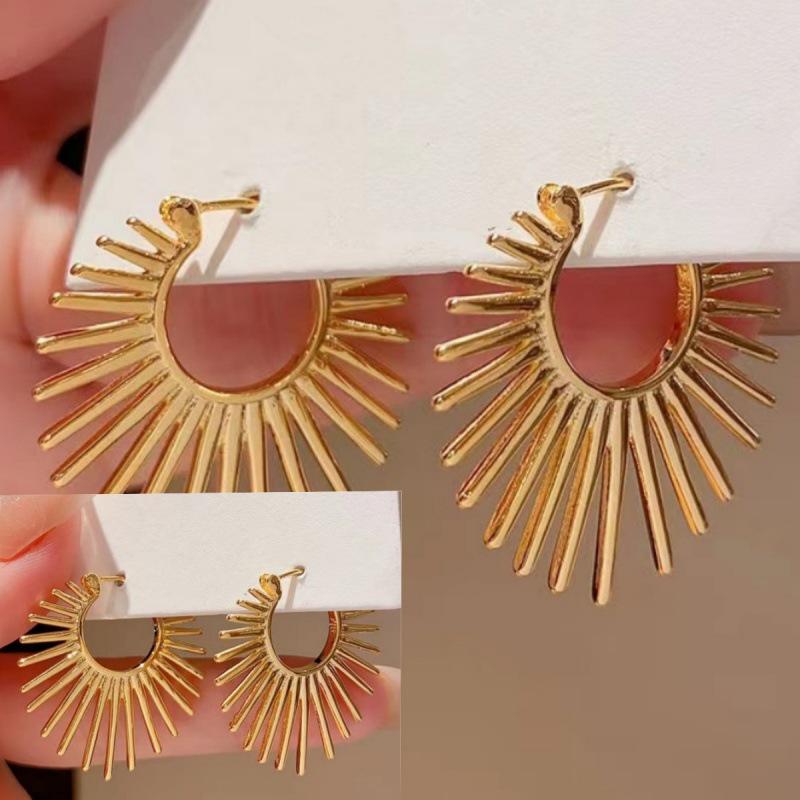 Galvanisierte Legierung Hip-Hop Unregelmäßige Runde Ohrklemmen - Damen Nicht Verblassendes Design Ohrringe