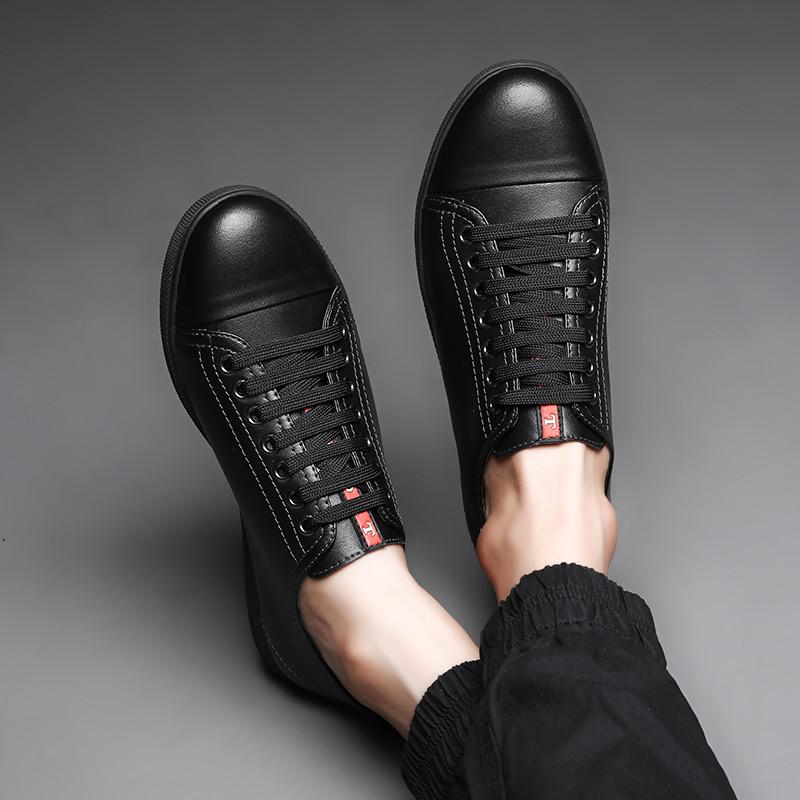 Mångsidiga Stilrena Sneakers för Män Läder Herr Casual Skor Halkfria Herr Andningsbara Skateboardskor Märke Herr Bekväma Flats