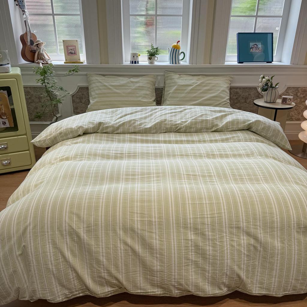 Washable Cotton Stripe Plaid Soft Bed Set: Includes Duvet Cover, Fitted Sheet & Pillowcases.