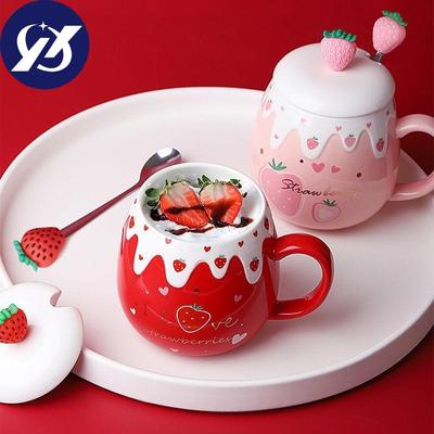 1PC 500ml Grande Capacità Ceramica Carina Fragola Tazza da Caffè con Coperchio e Cucchiaino Porcellana Colazione Latte Avena Tazza Tazza da Bevande
