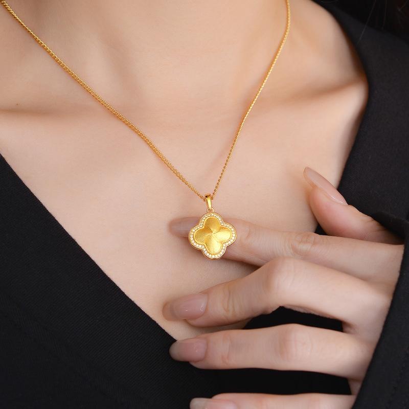 Luxury  Pure Gold Real Gold Lucky Grass Diamond Pendant Women's Necklace