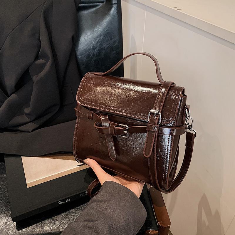 Retro small bag women's autumn and winter versatile new fashion shoulder messenger bag portable work small bag