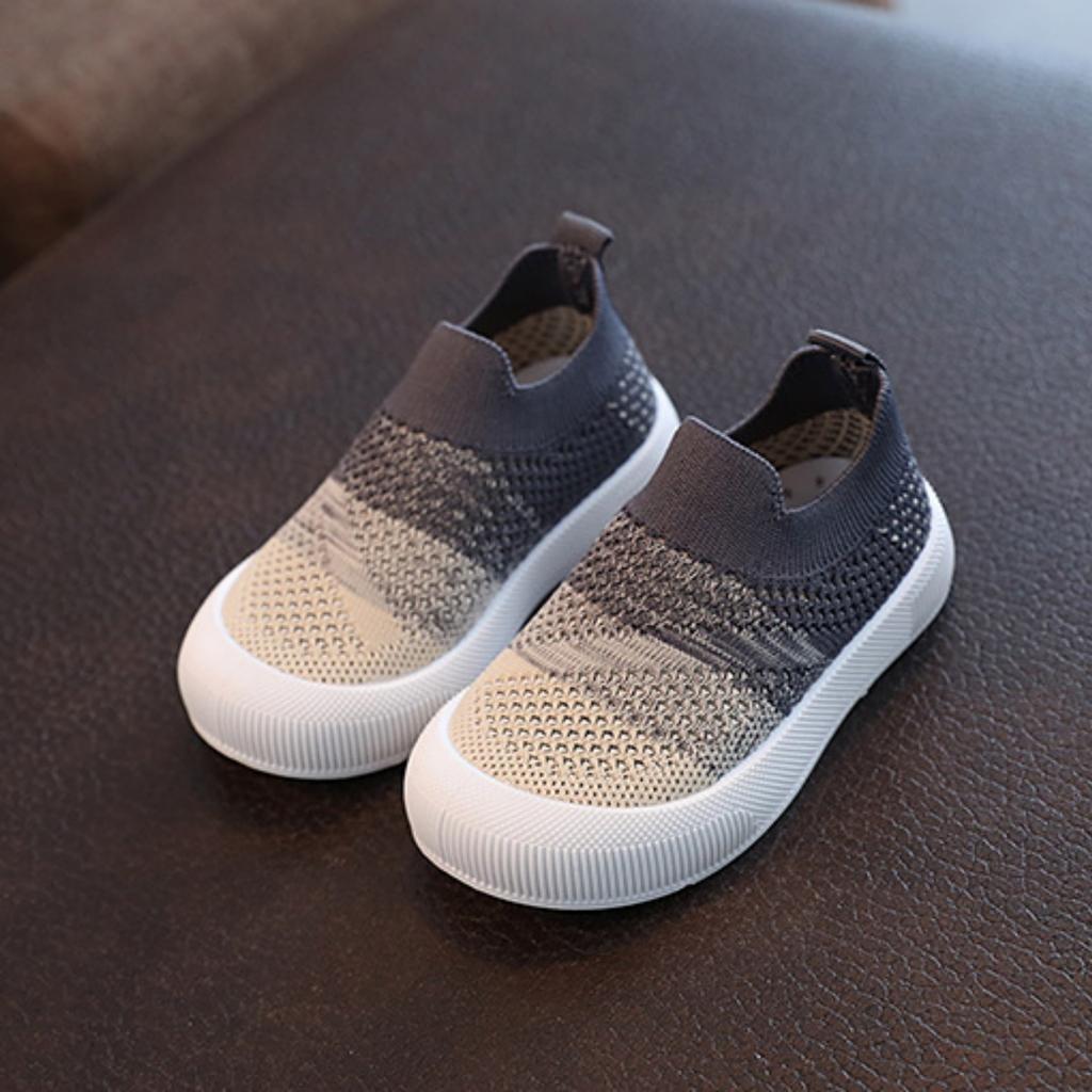 Breathable Flyknit Baby Shoes Slip On Soft Sole Lightweight Toddler Sneakers for Early Walking and Indoor Outdoor Use