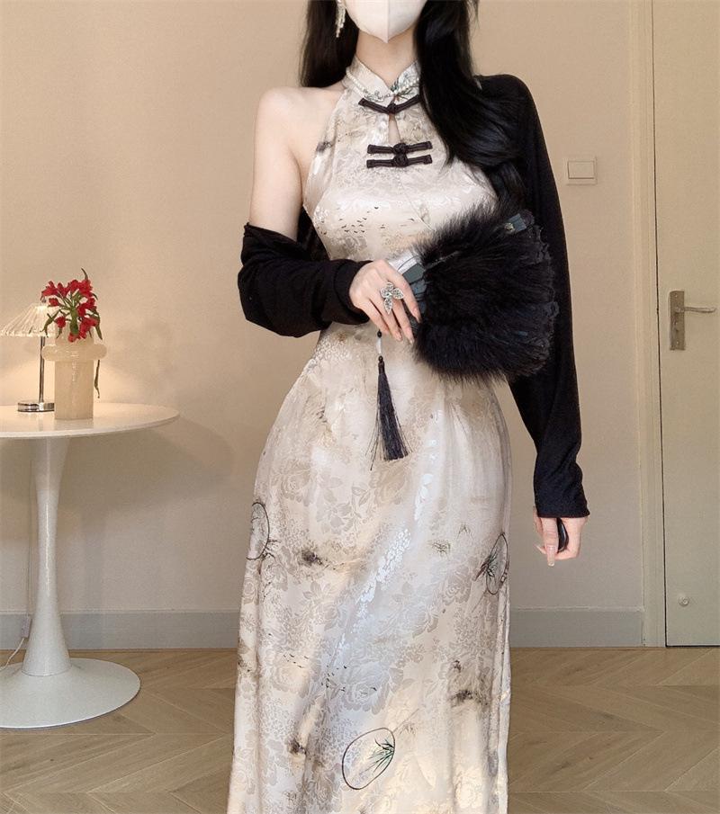 Modern Chinese Retro Cheongsam: Sleek Halter Dress with Advanced Print and Slim Hip-Wrapping Design for Summer