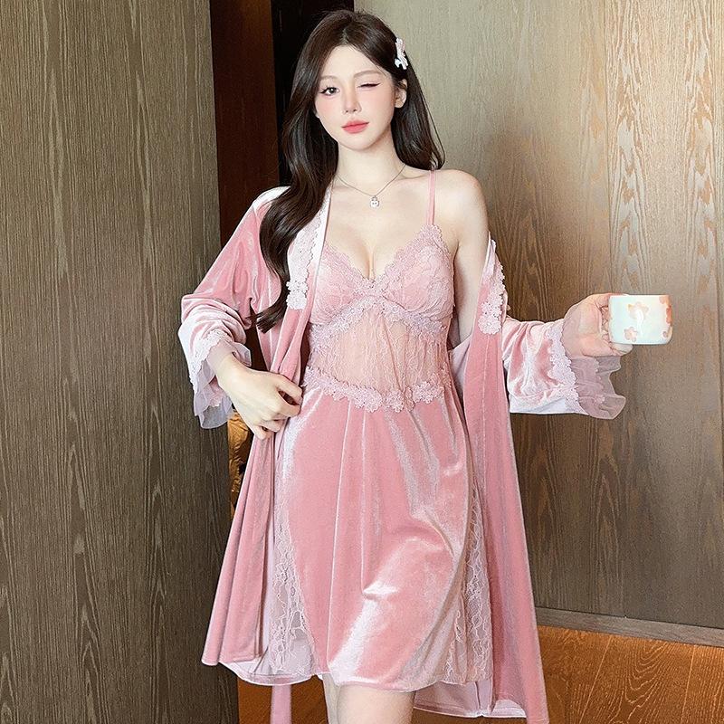 Women's Autumn and Winter Golden Velvet Pajamas, Sexy Pure Wind Bathrobes, Lace Back Pajamas, Two-piece Set, Suspenders, Chest Pads.