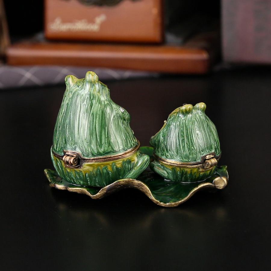 Delicate diamond-encrusted frog jewelry box, trinkets, storage, household ornaments, living room porch ring, stud earrings, flip cover storage
