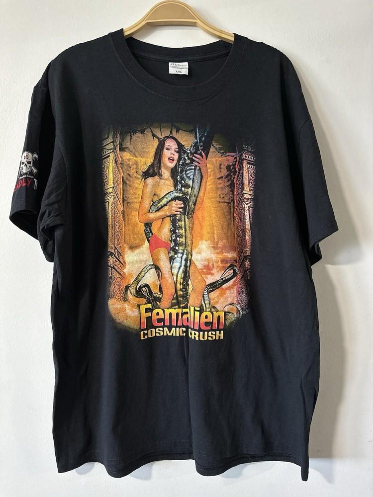 

Full Moon Features FEMALIEN Movie Shirt Men’s Size L Collectible Unisex T-Shirt XXXXL