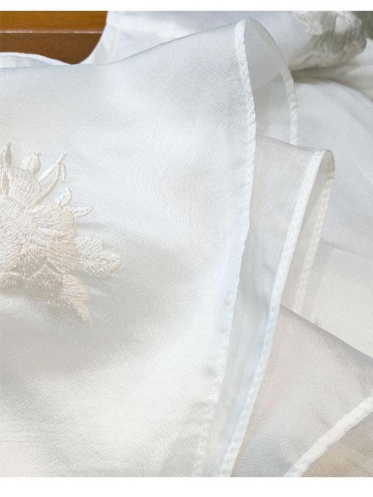 Women's White Embroidered Chinese-Style Round Neck Shirt - 2022 Autumn Casual Fashion Top