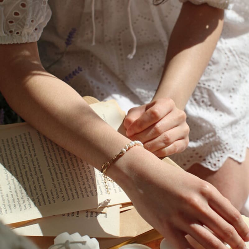 Odds&ends Pearl Line Bracelet (gold)