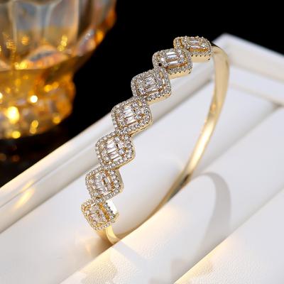 Light Luxury and High-end Fresh Square Zircon Design Women's Cold Style Niche Design Bracelet Bracelet