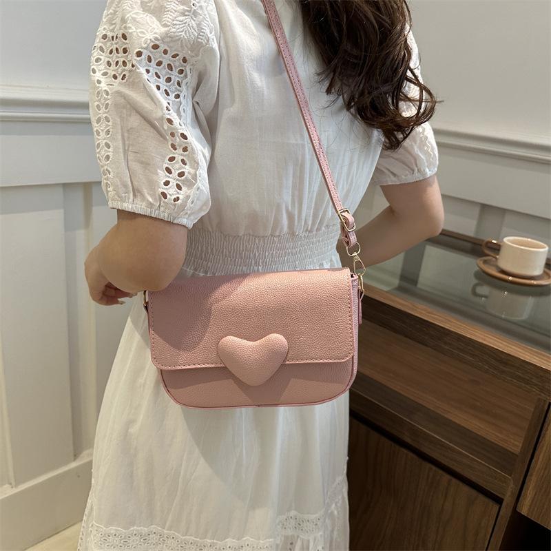 Fashionable Texture and Fashionable Small Bag for Women's New Summer Popular Crossbody Bag Niche Design Saddle Bag Trendy