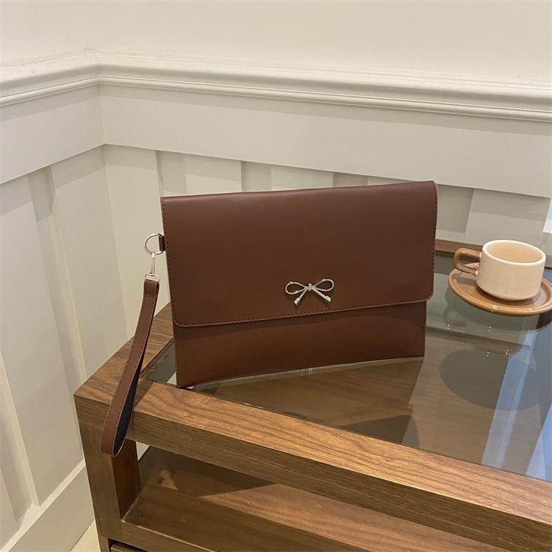 

Женская сумка новая личность мода нишевый дизайн клатч красивая нежная темперамент маленькая квадратная сумка кофейный