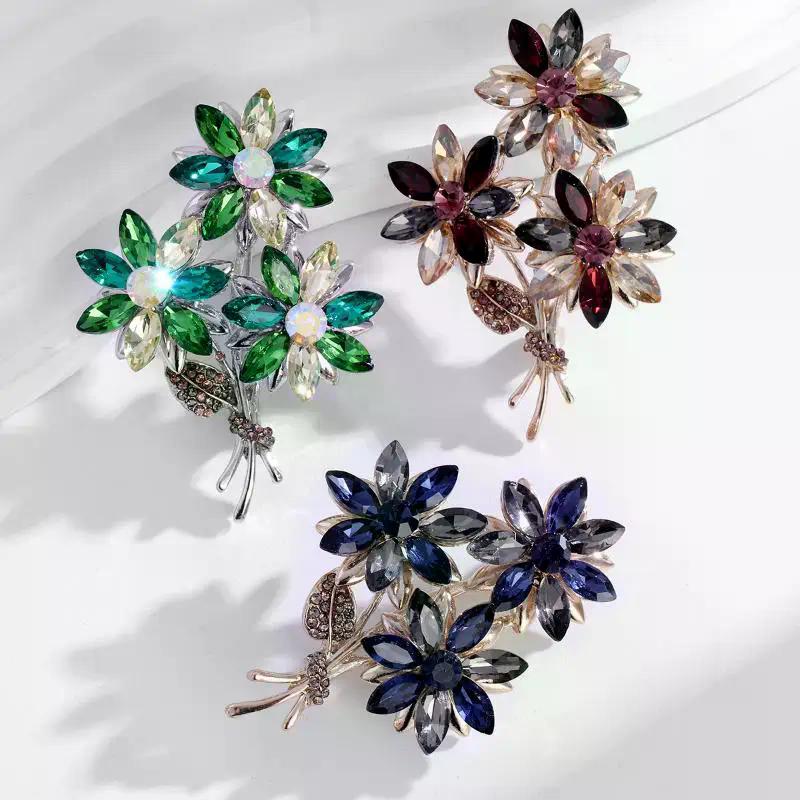New Fashion Minimalist Rhinestone Crystal Flower Brooch For Women Clothing Jewelry Accessries