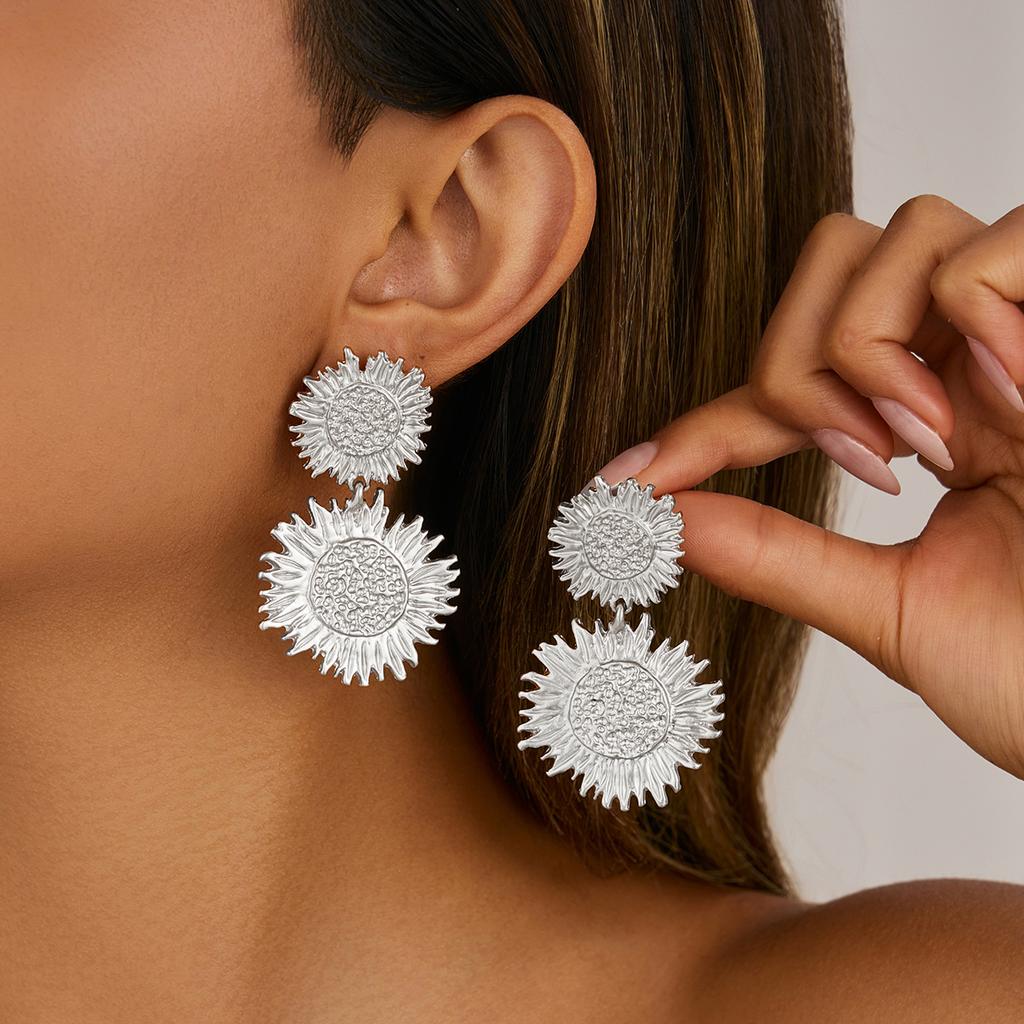 Vintage Sunflower Alloy Earrings Drop for Women Exaggerate Daily Party Banquet Earrings Y2K Jewelry Accessories 2025 New