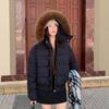 Winterjacke mit großer Pelzkapuze, kurz, daunen-wattiert, für Damen, die schlank und warm aussehen möchten, kleine wattierte Jacke