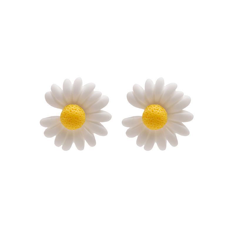925 Sweet And Small Quan Zhilong Gd Daisy Stud Earrings Mori Girl Asymmetrical Flower Earrings Female