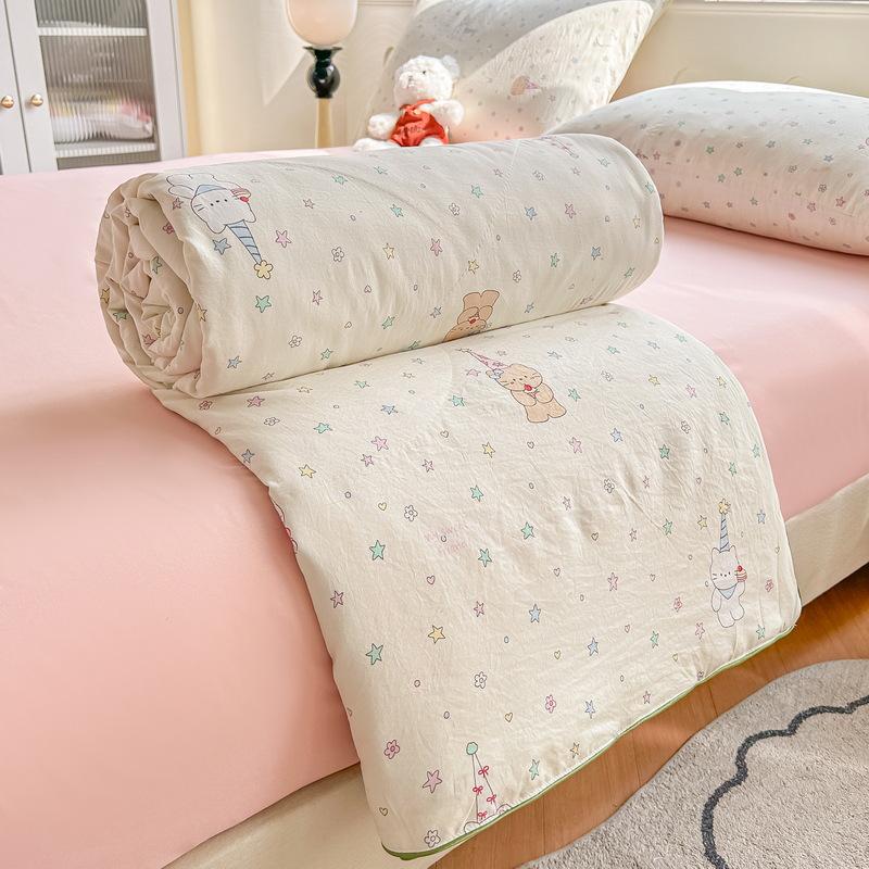 Double Layer Gauze Summer Quilt: Soft, Machine Washable, Class A for Mother and Baby